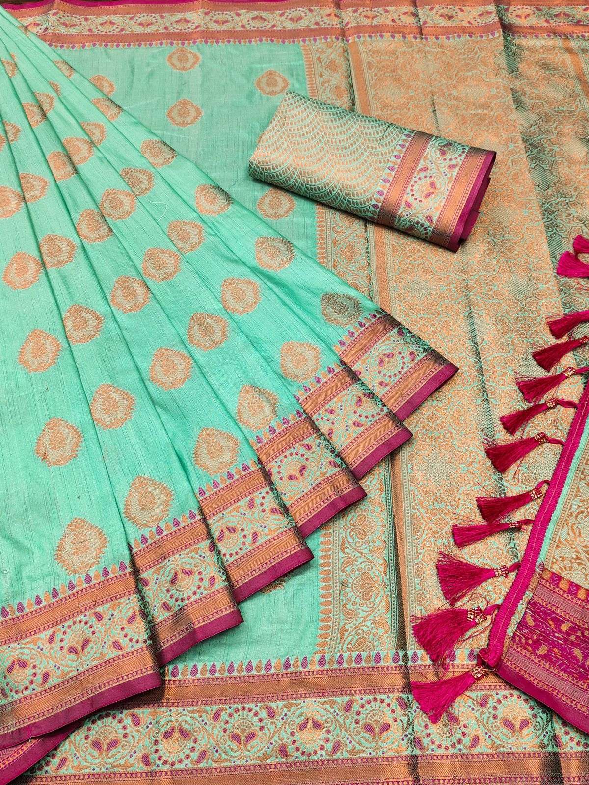 Pochampally Weaves Pure Ikkat Silk Saree – MeherKriti